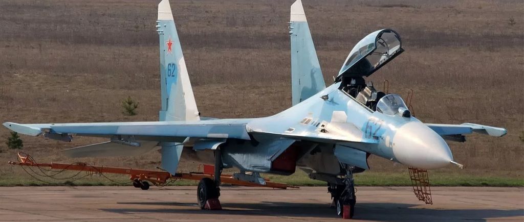 СУ-27п «приземлится» в городском парке Пинска СУ-27п «приземлится» в городском парке Пинска