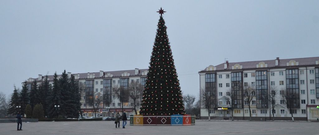 Парад Дедов Морозов и другие шоу: открытие Ёлки в Пинске пройдет 15 декабря. Афиша Парад Дедов Морозов и другие шоу: открытие Ёлки в Пинске пройдет 15 декабря. Афиша