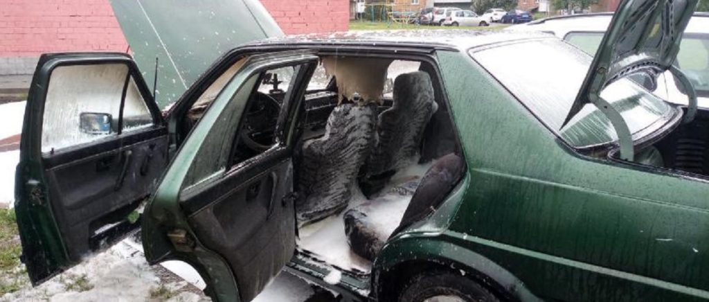 Автомобиль горел в Пинске. ФОТО Автомобиль горел в Пинске. ФОТО