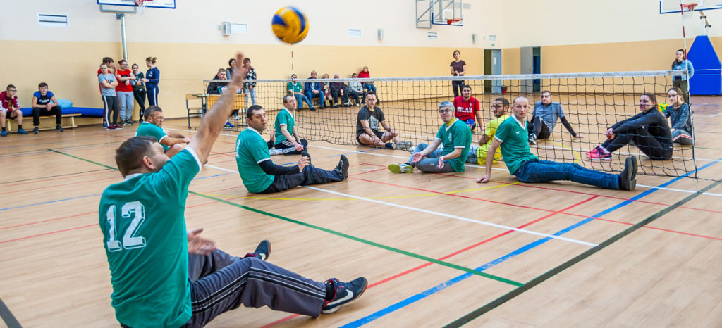 Как в Пинске играли в волейбол сидя Как в Пинске играли в волейбол сидя