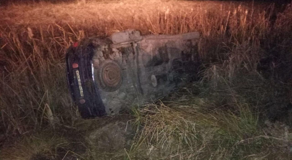 В Пинском районе перевернулся автомобиль
