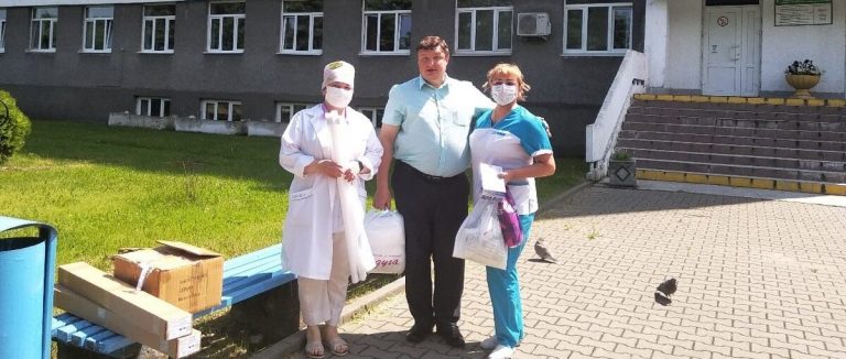 «Много милости»: помощь пинским медикам в борьбе с COVID-19 продолжается…
