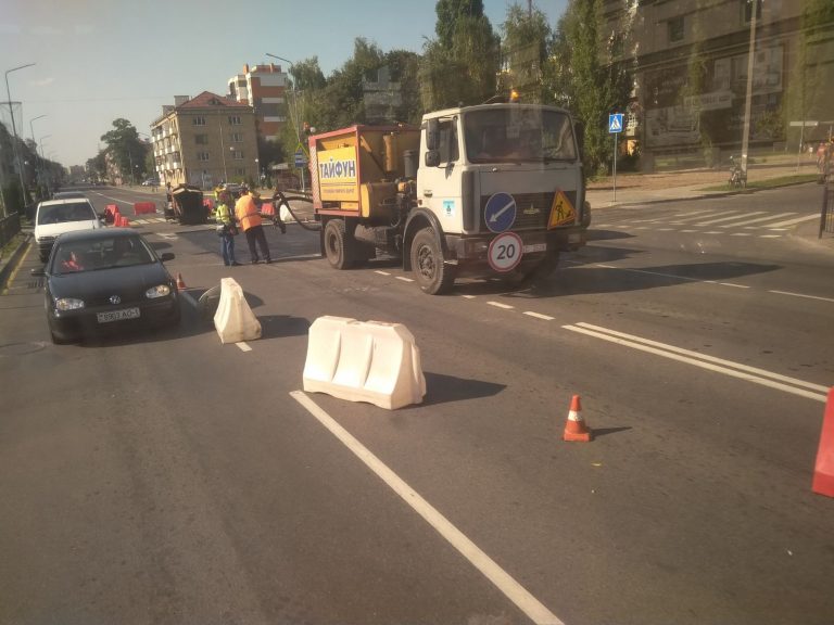 В Пинске снова латали улицу Брестскую