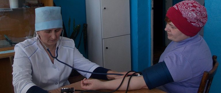 Больничные листы смогут выдавать фельдшеры и помощники врача