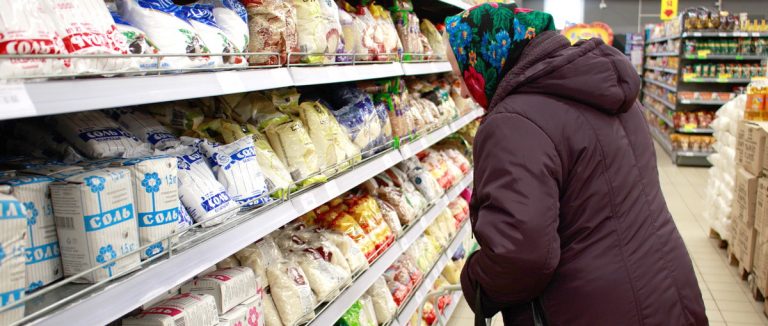 В одном из пинских магазинов нашли просроченные абрикосы, но это оказалось не так