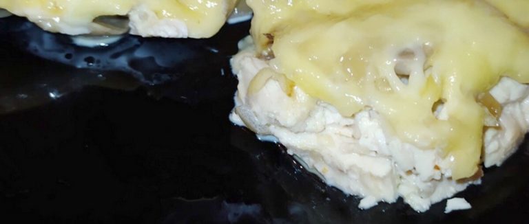 Нежный запечённый жульен с грибами и курицей