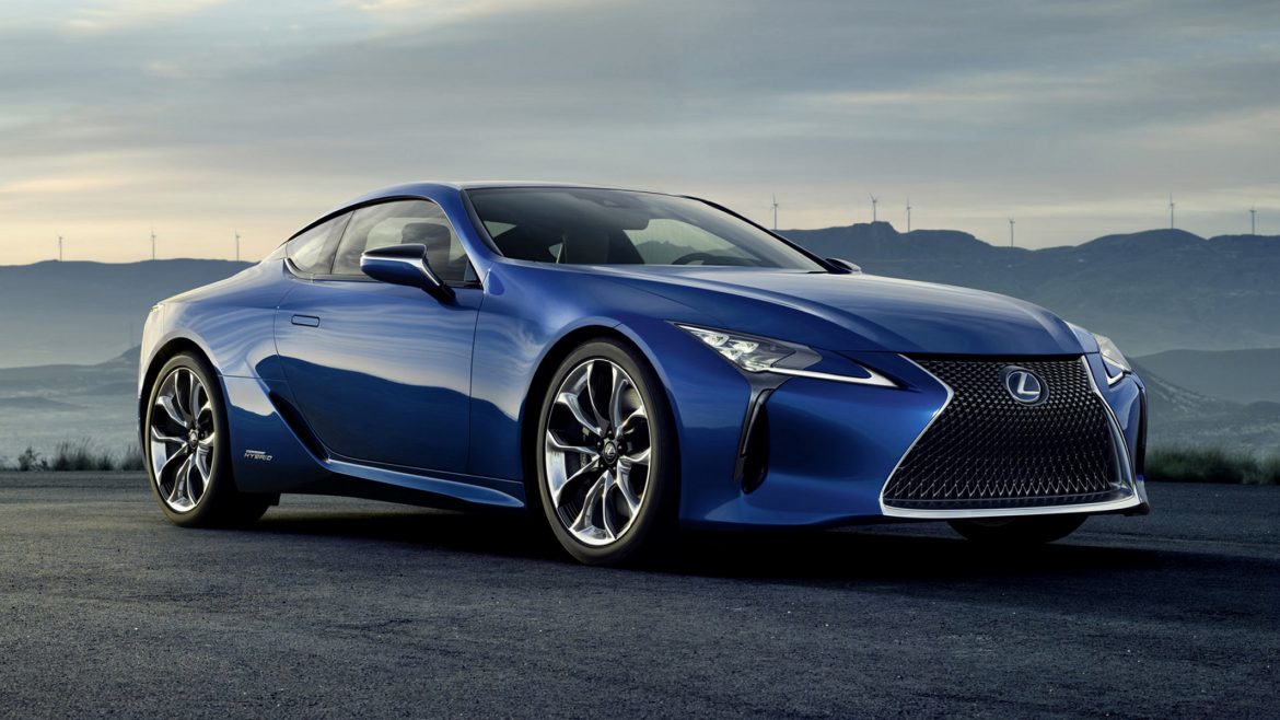 Сравнение нового Lexus LС и Audi R8