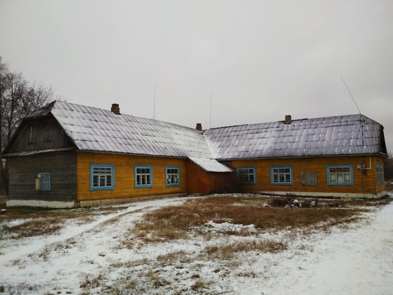 За одну базовую величину хотят продать бывшую школу в Пинском районе
