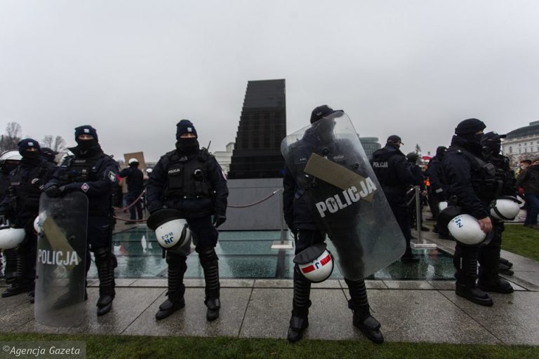 «Кадры из Минска»: экипировка польской полиции шокировала оппозицию