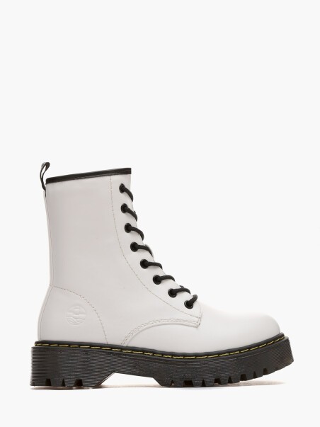 Весенняя женская обувь: пять главных трендов 2021 года