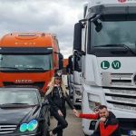 Жена стала дальнобойщиком, чтобы не расставаться с мужем во время его рейсов Жена стала дальнобойщиком, чтобы не расставаться с мужем во время его рейсов