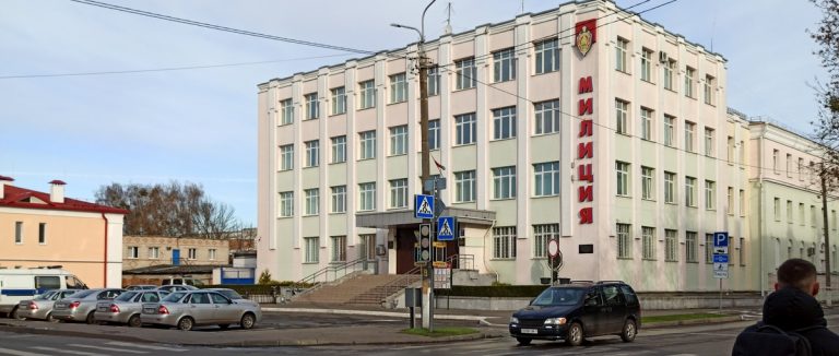 Массовая драка между подростками в Пинске попала на видео