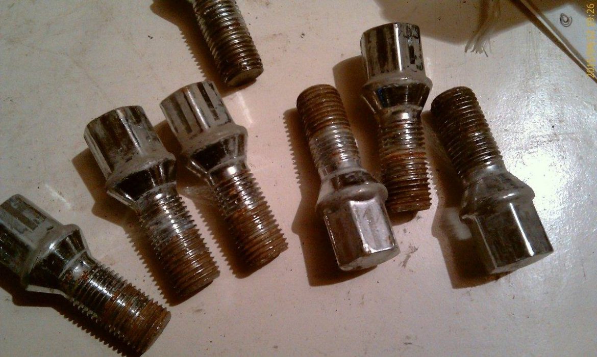 Где купить болты и гайки для колес автомобиля