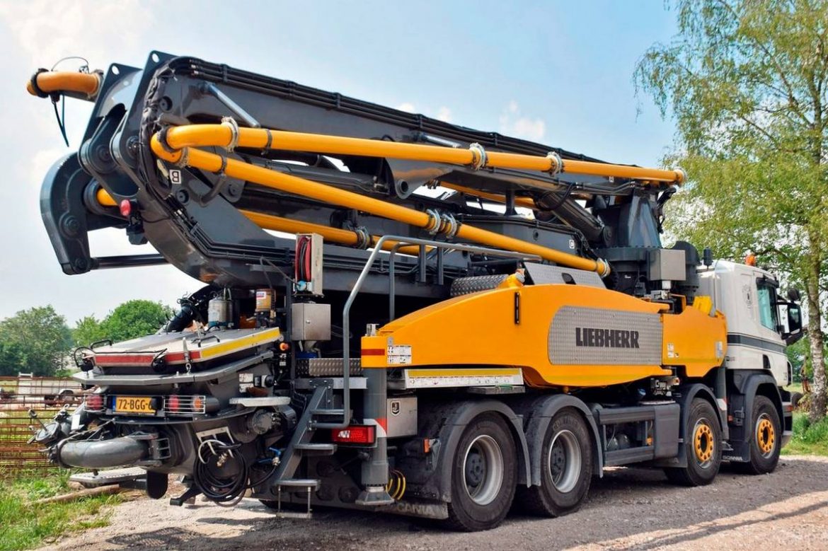 Строительные работы с применением автобетононасоса