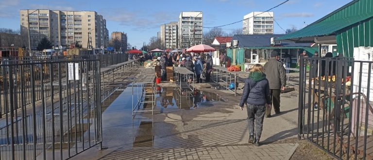 Что и в какую цену предлагают пинчанам на рынке города?