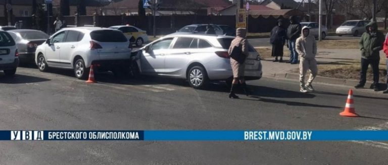 Нежданная встреча четырех машин в Пинске