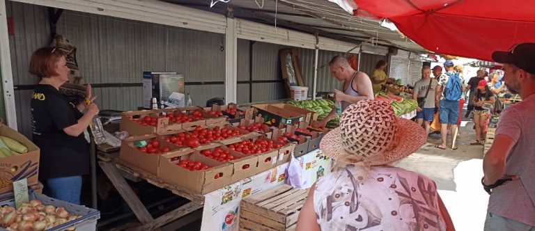 Сколько стоят овощи и фрукты на рынке в Пинске?