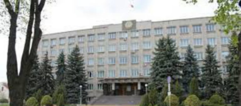 Директор пинского колледжа и заместитель мэра поменяются местами