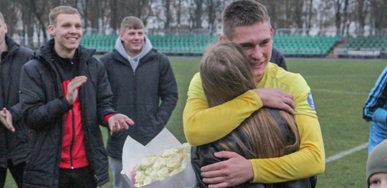 Пинский футбольный клуб поучаствовал в предложении руки и сердца