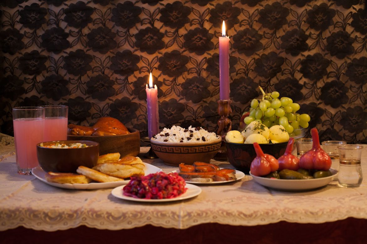 Как организовать поминки для гостей