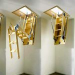 Обустройство чердака для проживания или бытовых нужд требует быстрого доступа на мансардный этаж. Чтобы попасть на верхний уровень изнутри дома, используют удобные, безопасные лестницы.