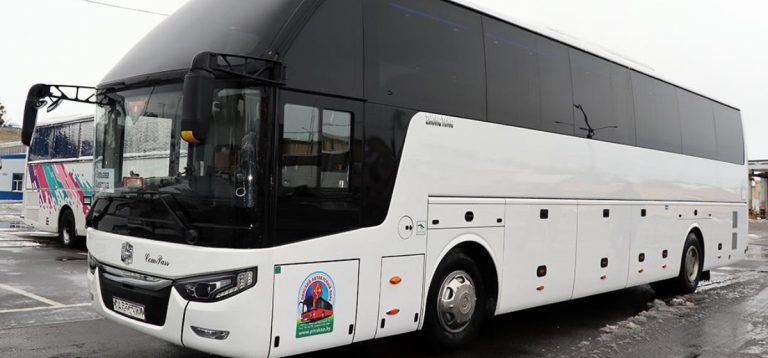 Половина выезжающих за рубеж — пинчане