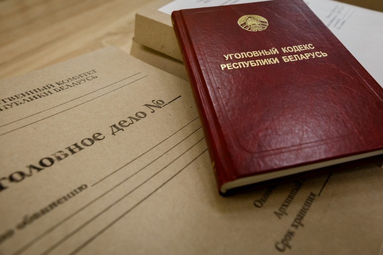 Подростка в Лунинецком районе угрозами заставили воровать сбережения родителей