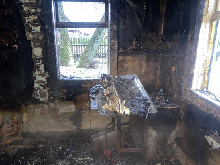 На пожаре в собственном доме в Пинском районе погиб хозяин