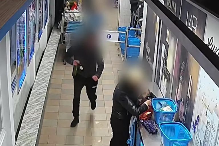 Грабеж средь бела дня: житель Пинска похитил две бутылки алкоголя
