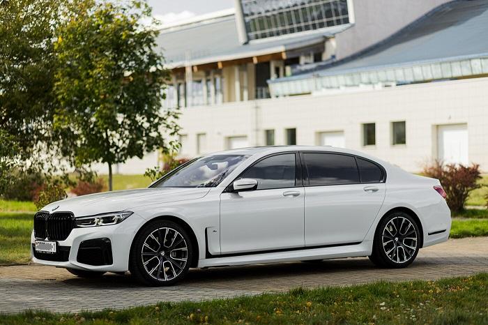 BMW 7 серия G12