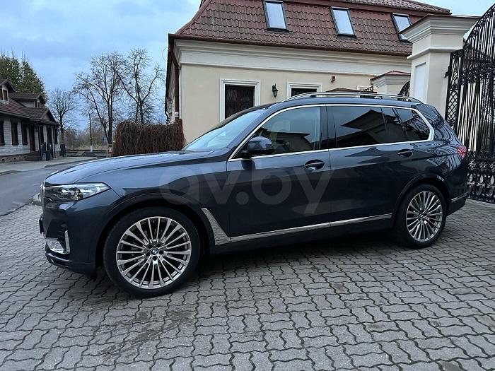 BMW X7