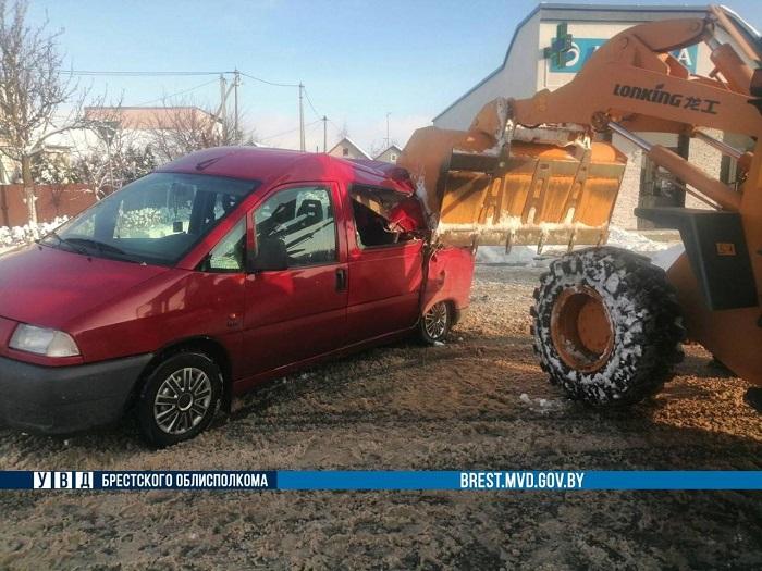 ДТП в Кобрине погрузчик