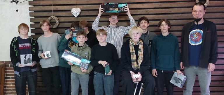 У Івацэвічах юнакі спаборнічалі ў ведах пра знакамітых беларусаў ивацевичи выиграть клавиатуру