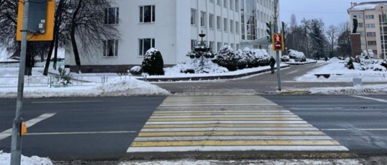 В Ивацевичах женщина попала под авто на переходе Ивацевичи пешеходный переход