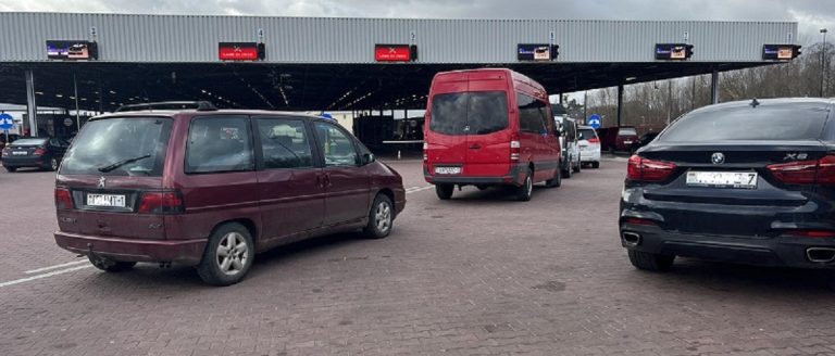 Беларус сменил фамилию, чтобы въехать в Польшу Погранпереход Тересполь 21 февраля 2023