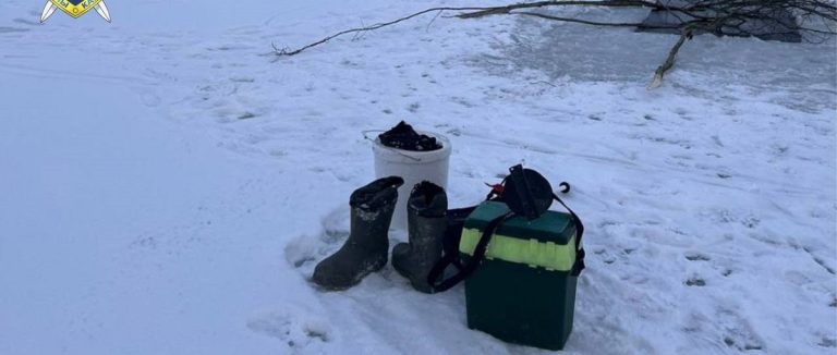 Снова утонул рыбак, провалившись под лёд рыбак утонул