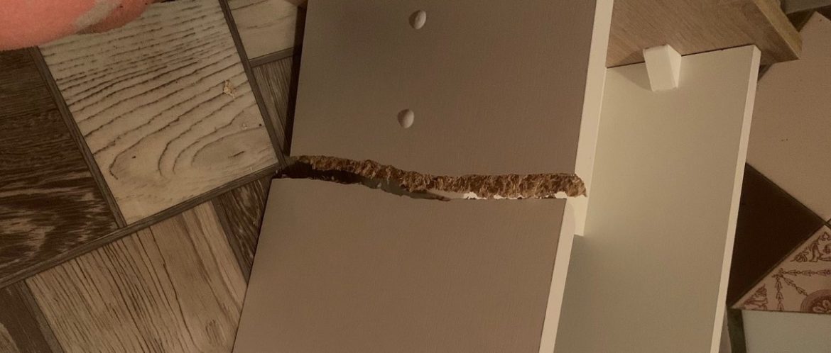 жалоба Купили табуретки, а они ломаются