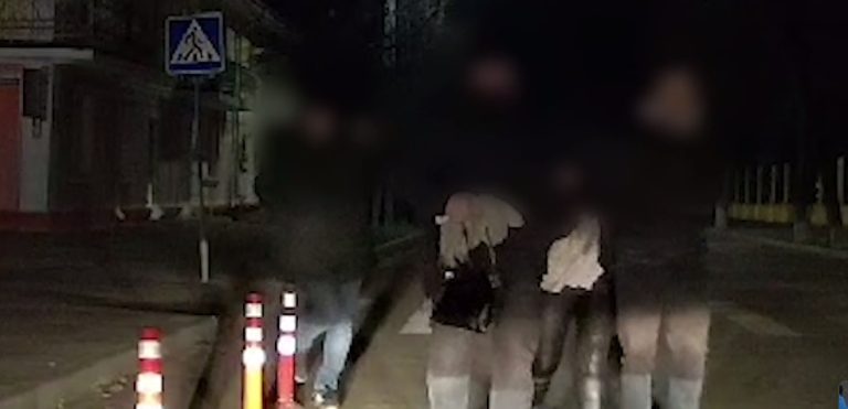 Пьяные люди в Барановичах отомстили таксисту за отказ везти