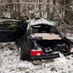 BMW оказался в кювете