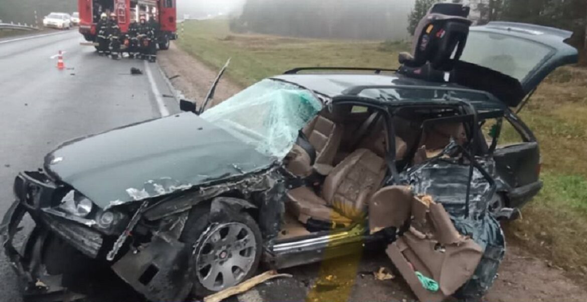 БМВ врезался в МАЗ