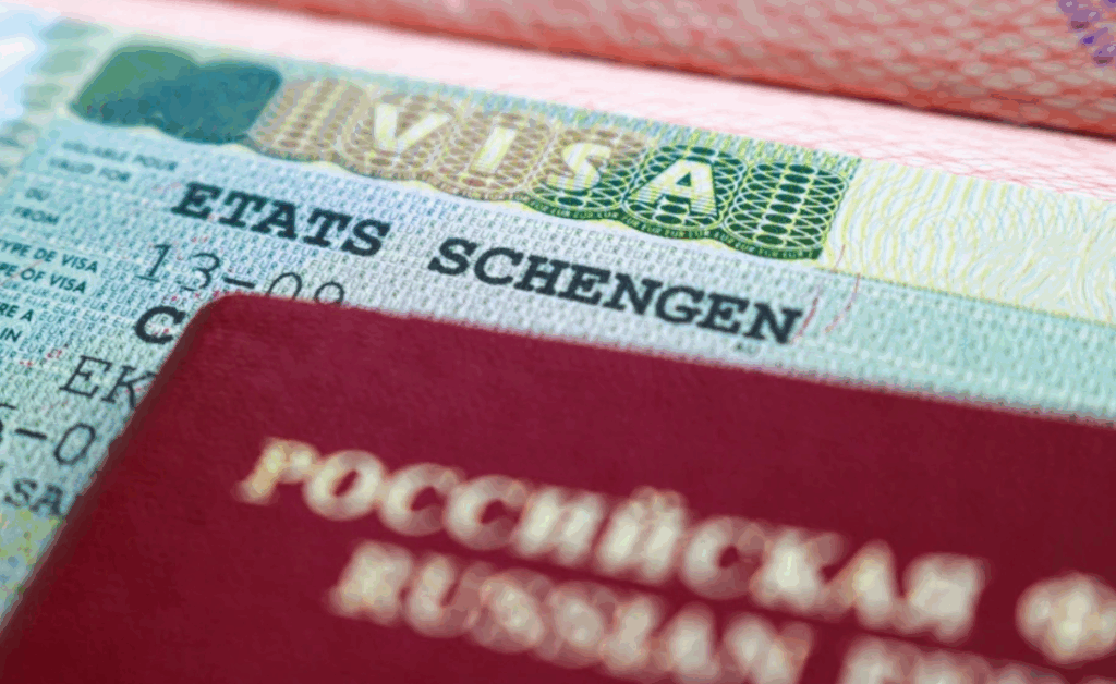 ЕС готовится ужесточить визовый режим для россиян шенгенских виз