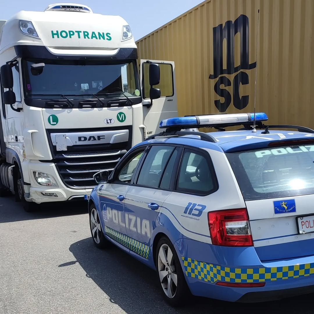 117 евро штраф за мобильный телефон в руках