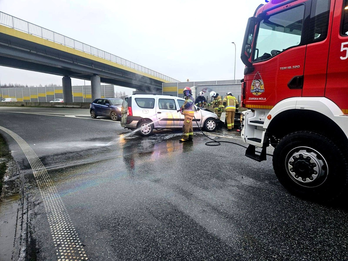 Водителя спасли из горящей машины