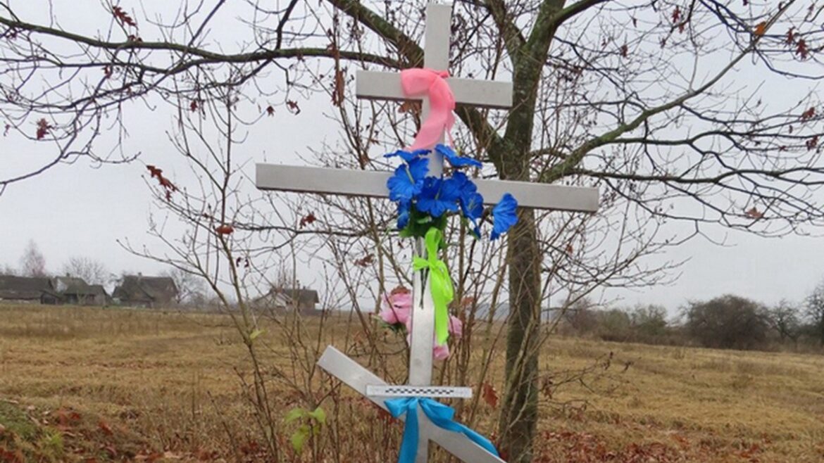 Крест придорожный