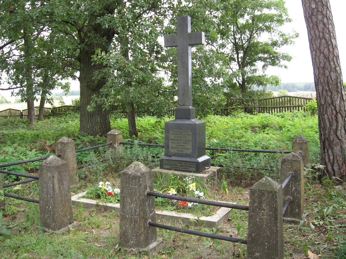 Помнік у Косаве