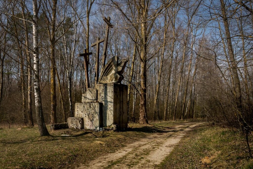 Памятник "Три креста"