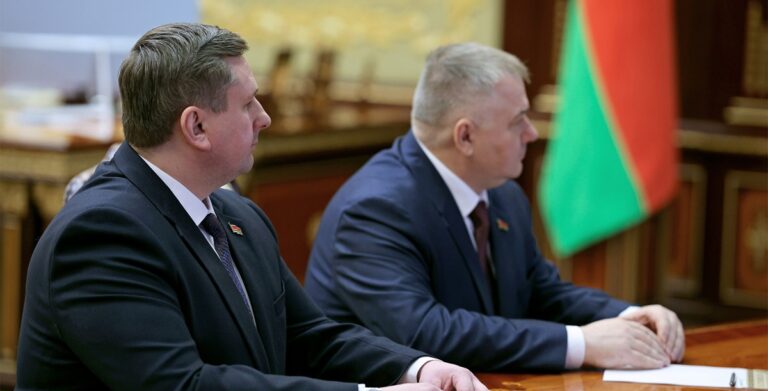 Лукашенко поменял 25 чиновников Чиновники