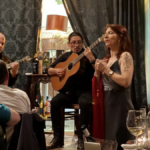 ужин с фаду в Лиссабоне живая музыка и выступление певицы