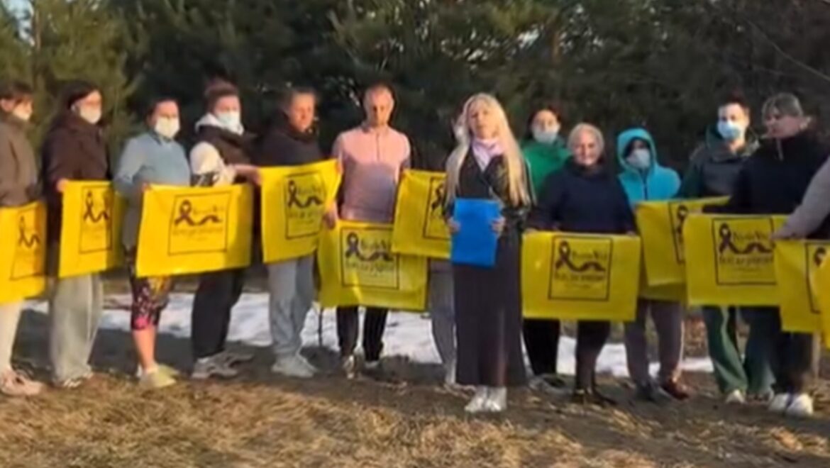 Родители просят не ликвидировать "КиндерВита"