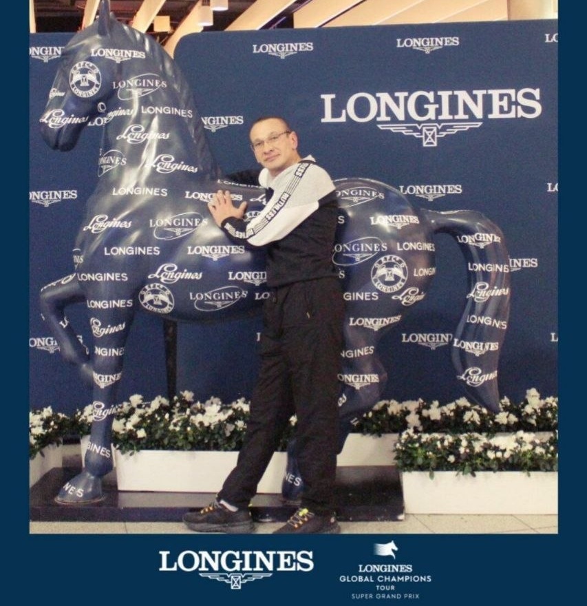 На соревнованиях по конному спорту